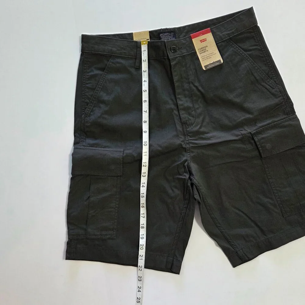 Levi’s Carrier Cargo 100% Cotton Shorts, Men’s Size 32, Dark Olive/Charcoal